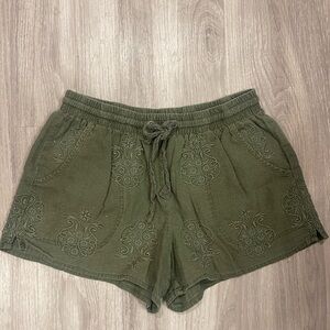 Anthropologie Linen Mermaid Boho Dark Green Embroidered Women's Cargo Shorts